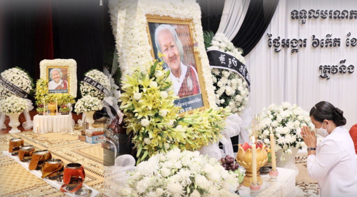 លោកជំទាវកិត្តិសង្គហបណ្ឌិត ម៉ែន សំអន៖ មរណភាពរបស់ឧបាសិកាព្រឹទ្ធាចារ្យទេវនាដនិម្មិត ឯម ធាយ គឺជាបាត់បង់នូវមត៌កមនុស្សរស់ដ៏មានតម្លៃបំផុតនៃរបាំព្រះរាជទ្រព្យខ្មែរ