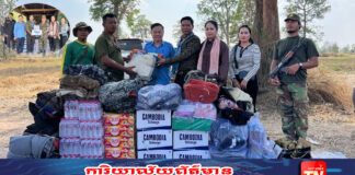 ទីប្រឹក្សាសម្តេចតេជោ ឯកឧត្តមបណ្ឌិត ឃួន សុវណ្ណ និងបណ្ឌិត ឡាយ ឡុងផេង អញ្ជើញសួរសុខទុក្ខ វីរកងទ័ពជួរមុខ